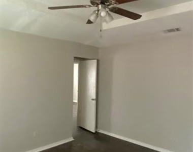 2617 Arcady Circle - Photo Thumbnail 10