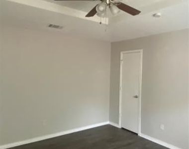 2617 Arcady Circle - Photo Thumbnail 11