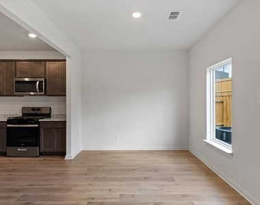 8304 Silverbow Drive - Photo Thumbnail 3