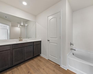 8304 Silverbow Drive - Photo Thumbnail 7