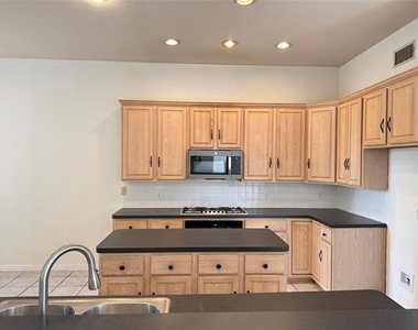3024 Sawtooth Drive - Photo Thumbnail 9