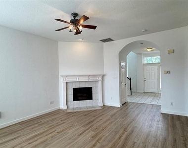 3024 Sawtooth Drive - Photo Thumbnail 3