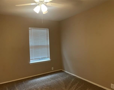 8748 Sagebrush Trail - Photo Thumbnail 22
