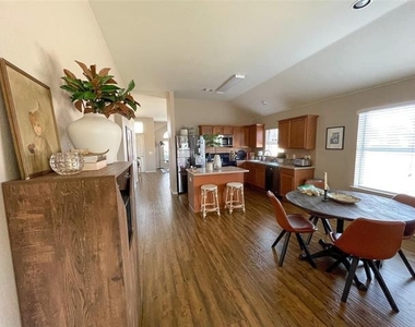 8748 Sagebrush Trail - Photo Thumbnail 9