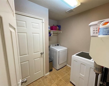 8748 Sagebrush Trail - Photo Thumbnail 30