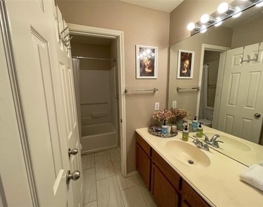 8748 Sagebrush Trail - Photo Thumbnail 24