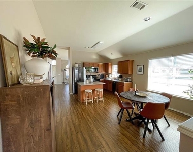 8748 Sagebrush Trail - Photo Thumbnail 17