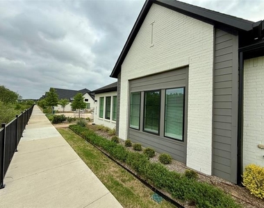 3116 Winter Rose Way - Photo Thumbnail 8