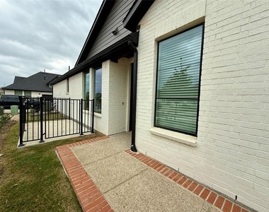 3116 Winter Rose Way - Photo Thumbnail 9