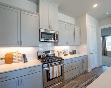 3125 Winter Rose Way - Photo Thumbnail 8