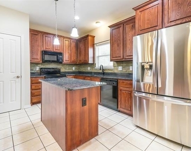 102 Whipperwill Way - Photo Thumbnail 6