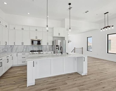 767 W Main Street - Photo Thumbnail 9