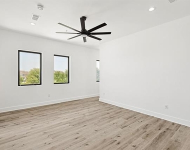 767 W Main Street - Photo Thumbnail 12