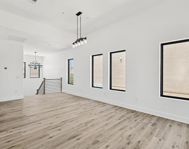 767 W Main Street - Photo Thumbnail 4