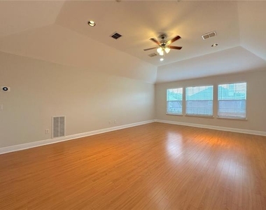 1579 Poets Way - Photo Thumbnail 29