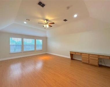 1579 Poets Way - Photo Thumbnail 28