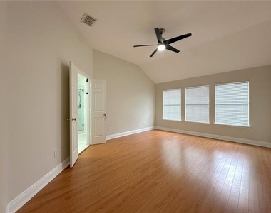 1579 Poets Way - Photo Thumbnail 21
