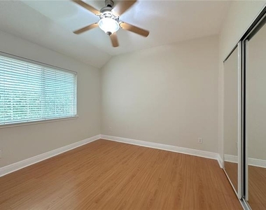 1579 Poets Way - Photo Thumbnail 19