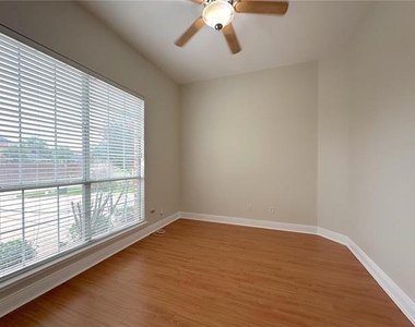 1579 Poets Way - Photo Thumbnail 16