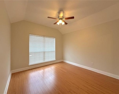 1579 Poets Way - Photo Thumbnail 18