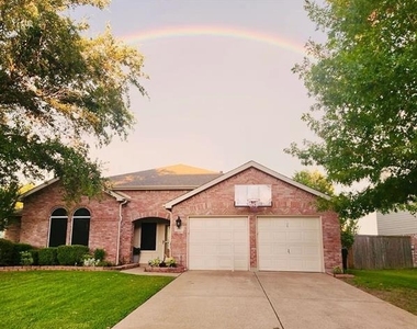 105 Fieldwood Court - Photo Thumbnail 1