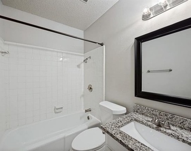 1704 Carol Stream Drive - Photo Thumbnail 10