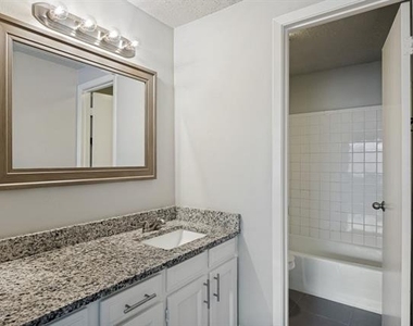 1704 Carol Stream Drive - Photo Thumbnail 9