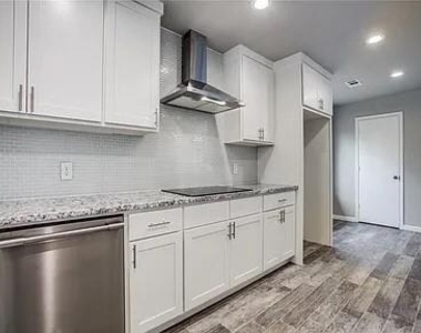 6919 Echo Bluff Drive - Photo Thumbnail 5
