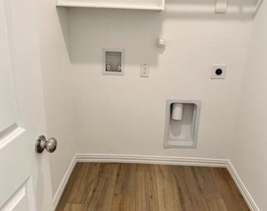 1008 Chip Street - Photo Thumbnail 10