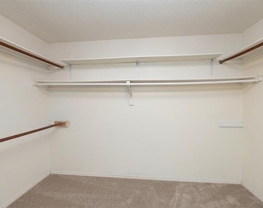1410 Brookside Drive - Photo Thumbnail 15