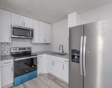 5914 Asbury Avenue - Photo Thumbnail 4