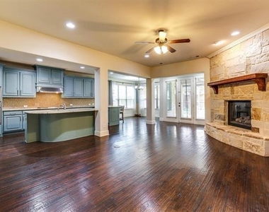 419 Rio Grande Drive - Photo Thumbnail 7