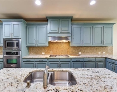 419 Rio Grande Drive - Photo Thumbnail 11
