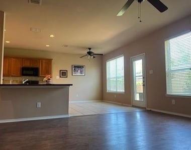 2810 Morgan Drive - Photo Thumbnail 25