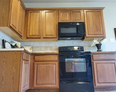 2810 Morgan Drive - Photo Thumbnail 3