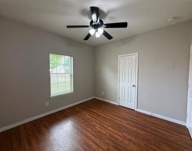 102 Paloma Circle - Photo Thumbnail 17