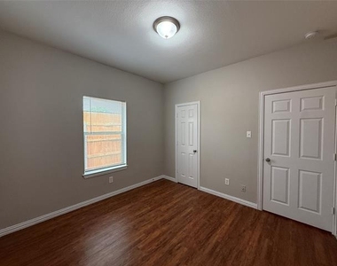102 Paloma Circle - Photo Thumbnail 14