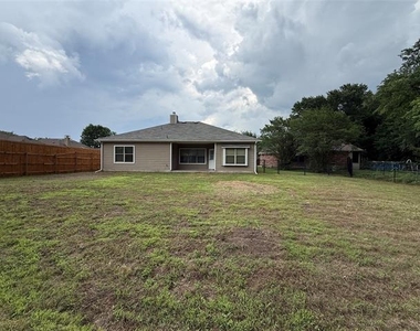102 Paloma Circle - Photo Thumbnail 26