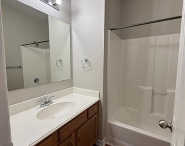 102 Paloma Circle - Photo Thumbnail 24