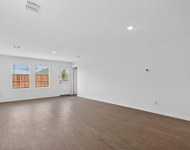 1328 Alfred Street - Photo Thumbnail 1