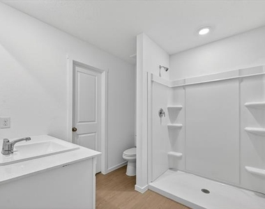 1328 Alfred Street - Photo Thumbnail 12