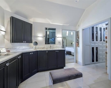 5913 Hempstead Drive - Photo Thumbnail 18