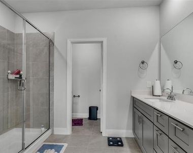 3708 Jan Camille Court - Photo Thumbnail 27