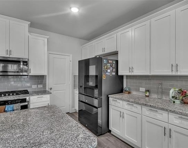 3708 Jan Camille Court - Photo Thumbnail 10