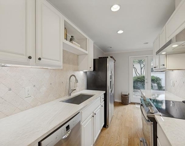 7617 Riverbrook Drive - Photo Thumbnail 10