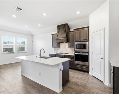 3949 Sidney Lane - Photo Thumbnail 12