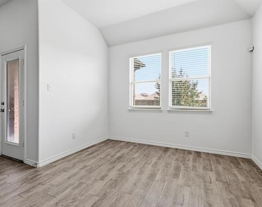 3949 Sidney Lane - Photo Thumbnail 14