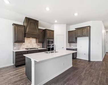 3949 Sidney Lane - Photo Thumbnail 13