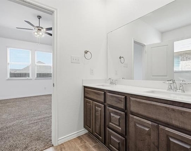 3949 Sidney Lane - Photo Thumbnail 18