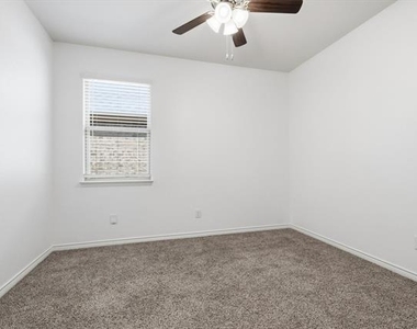 3949 Sidney Lane - Photo Thumbnail 21